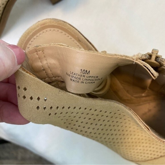 Gianni Bini Leather Suede Tan Tassel Cut Out Western Peep Toe Heel Shoe SZ 10M - Picture 13 of 14